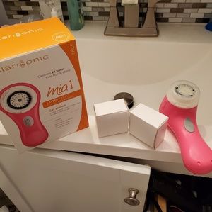 Clairsonic cleansing brush